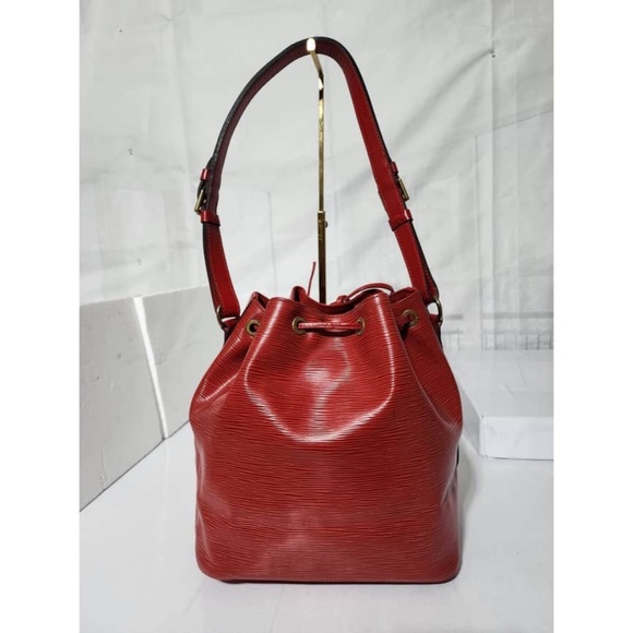 Authentic LOUIS VUITTON  Epi Petit Noe Castillan Shoulder Bag Red - Picture 4 of 12